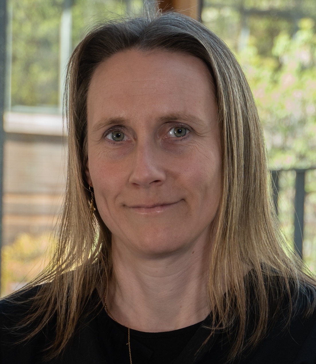 Dr Sarah Robertson